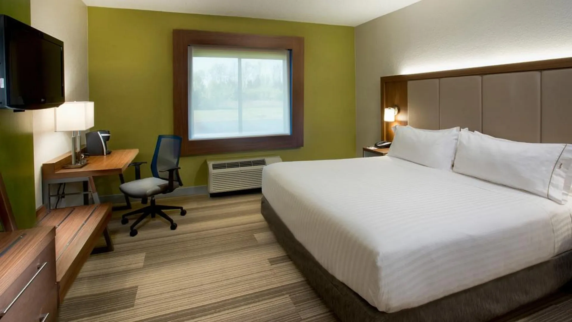 Holiday Inn Express Nashville Airport By Ihg 3*,