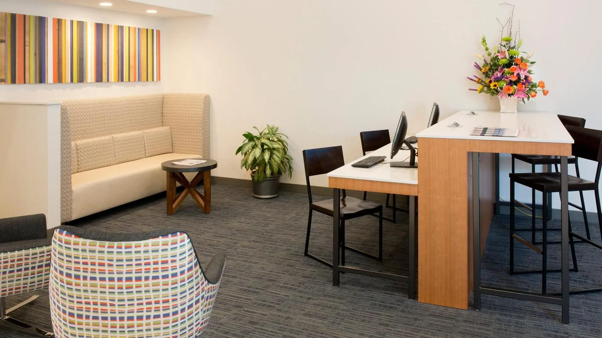 Holiday Inn Express Nashville Airport By Ihg