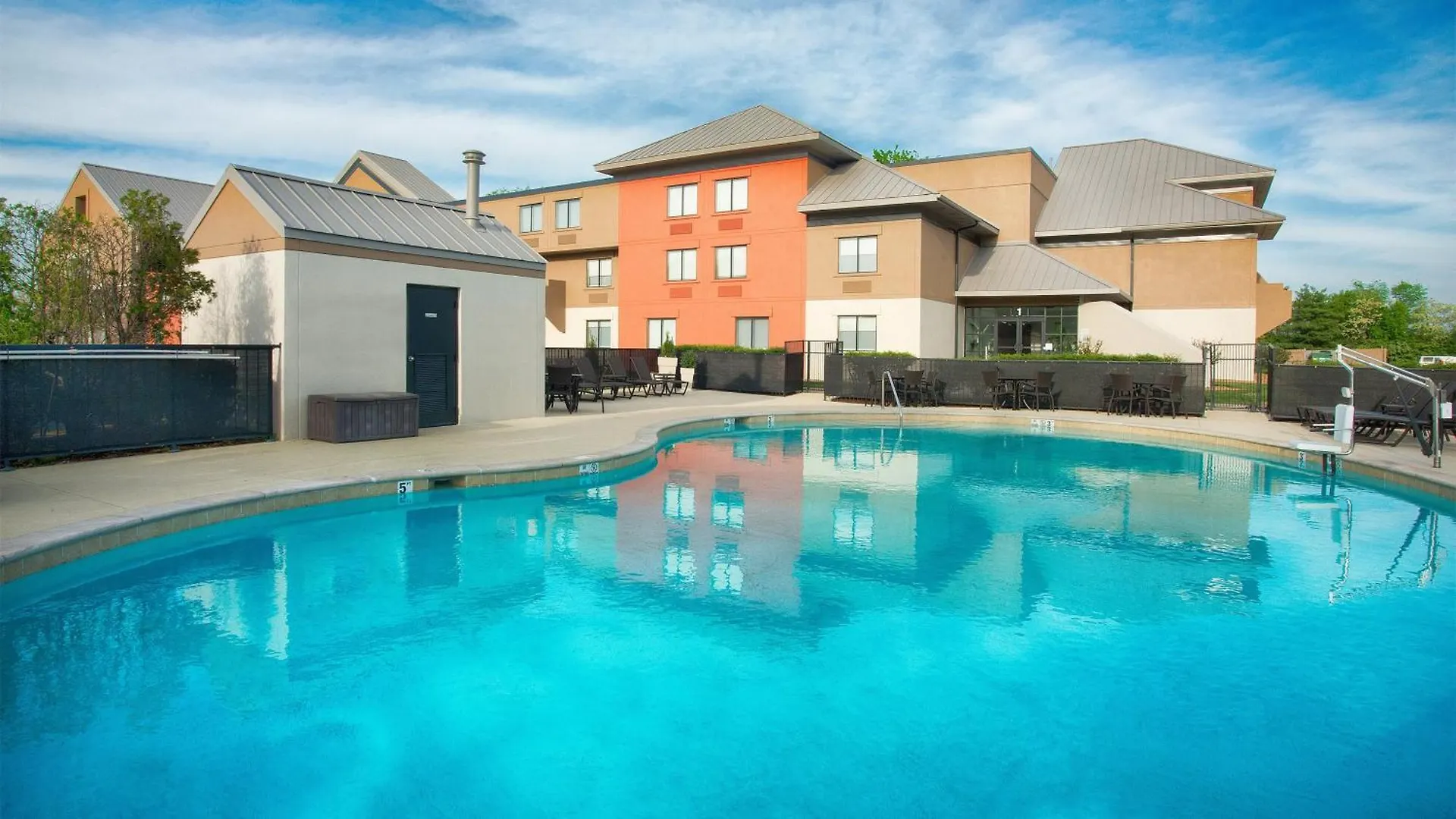 Holiday Inn Express Nashville Airport By Ihg Hotel