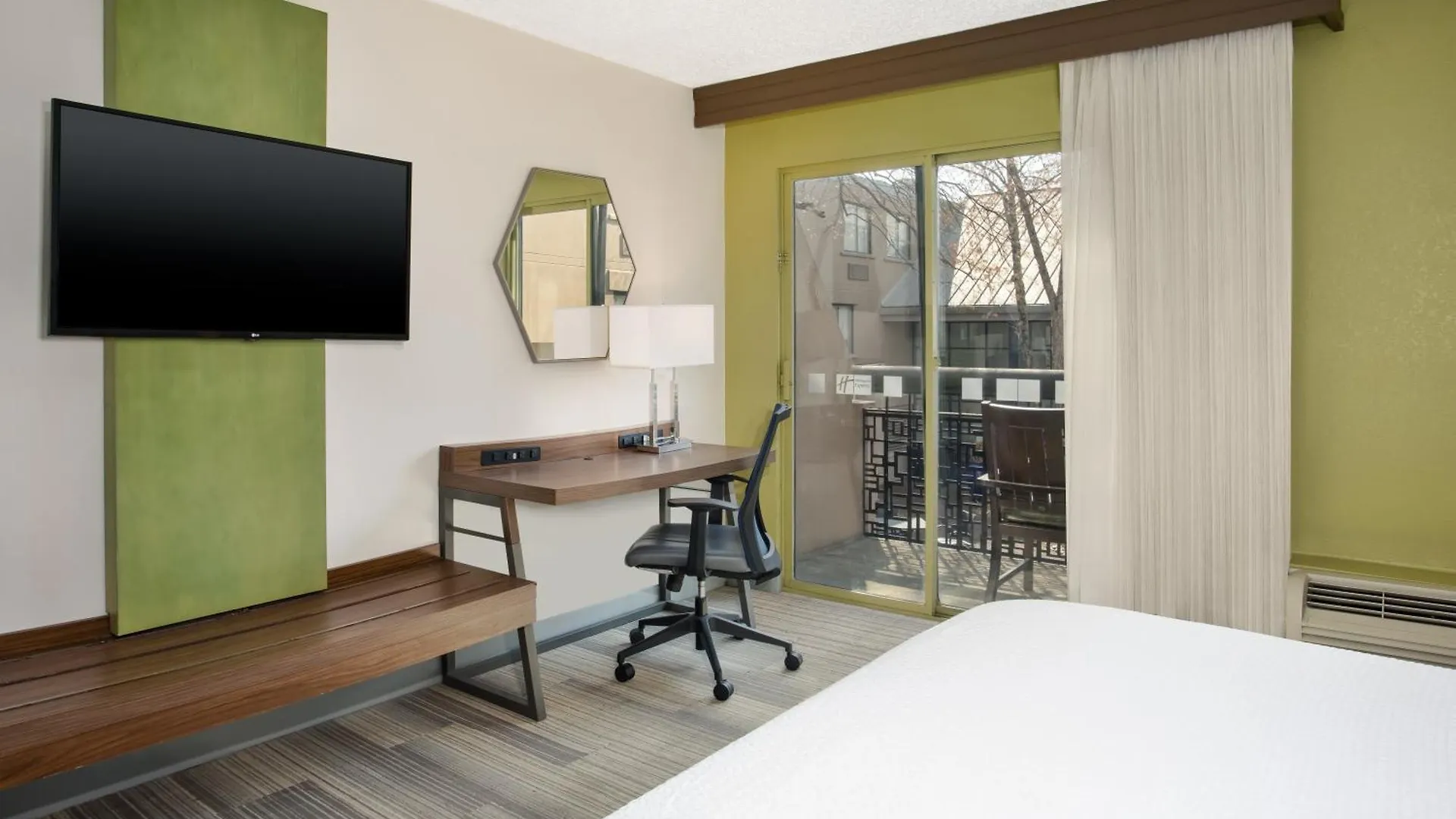 Holiday Inn Express Nashville Airport By Ihg 3*,