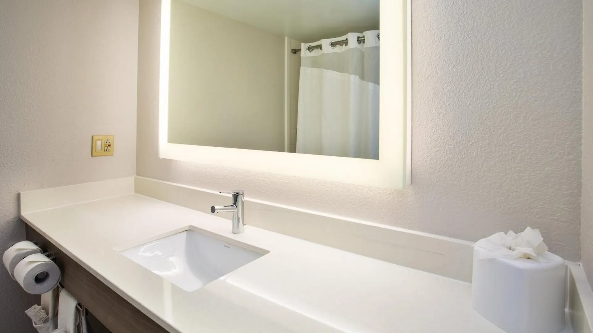 Hotel Holiday Inn Express Nashville Airport By Ihg